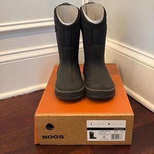 Kids Bogs:  Black size 12